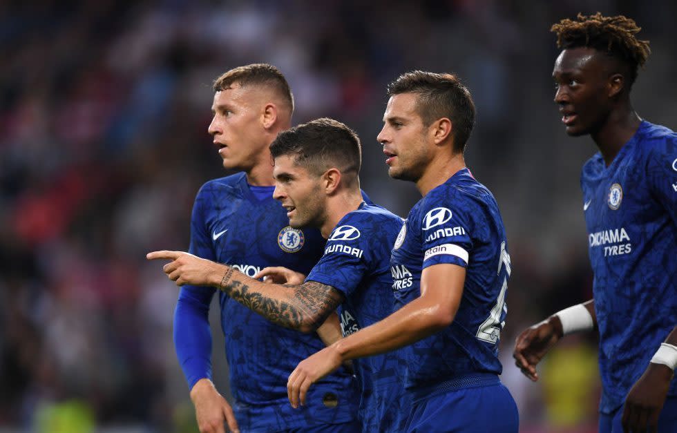 Chelsea players encourage Pulisic to keep working