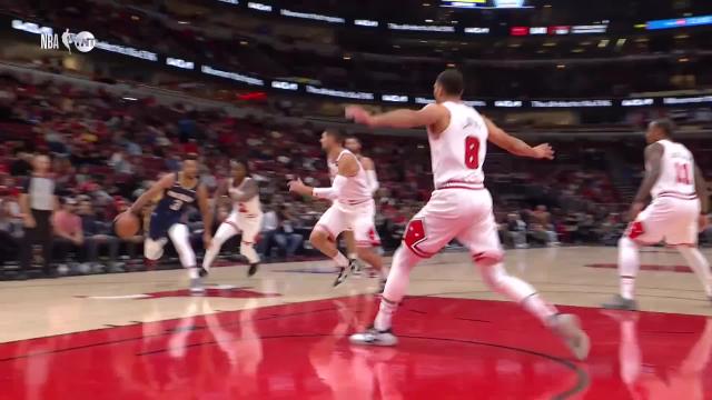 CJ McCollum with an and one vs the Chicago Bulls