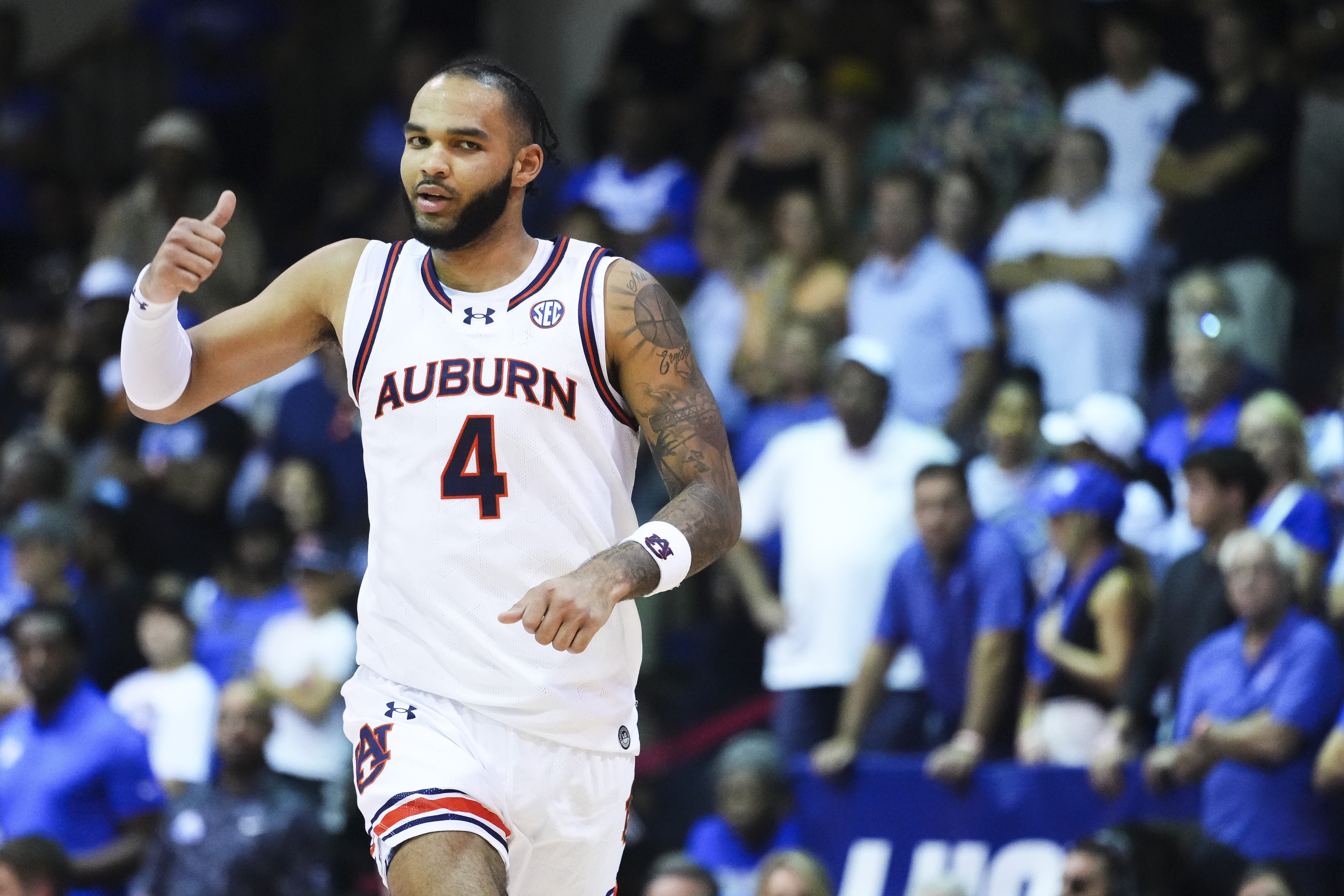 No. 4 Auburn easily dispatches Memphis, 90–76, to win Maui Invitational championship