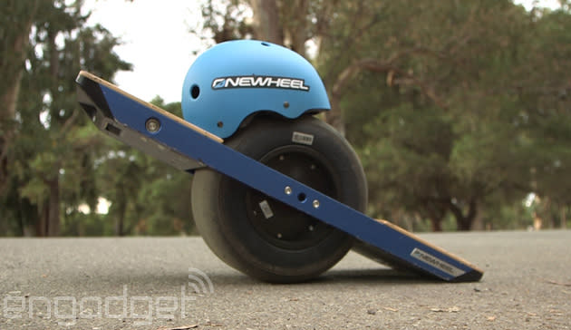 Well Balanced Hands On With The Final Version Of The Onewheel Skateboard Engadget