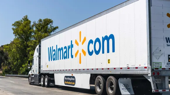 Walmart CFO: Shoppers still in stores, but wallets 'stretched'