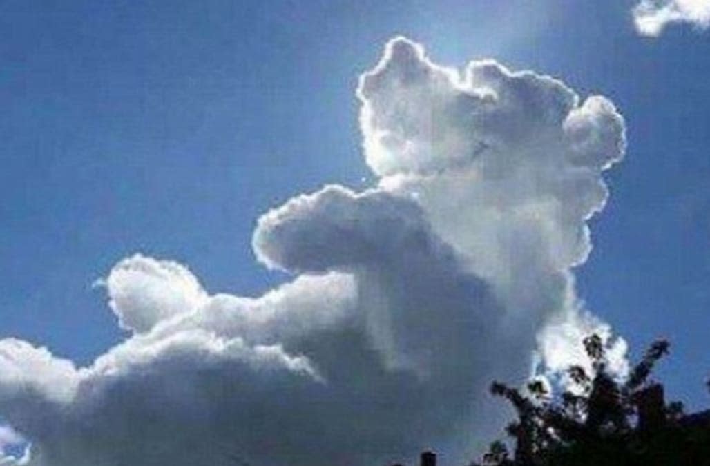 Everyone S Freaking Out About This Winnie The Pooh Shaped Cloud