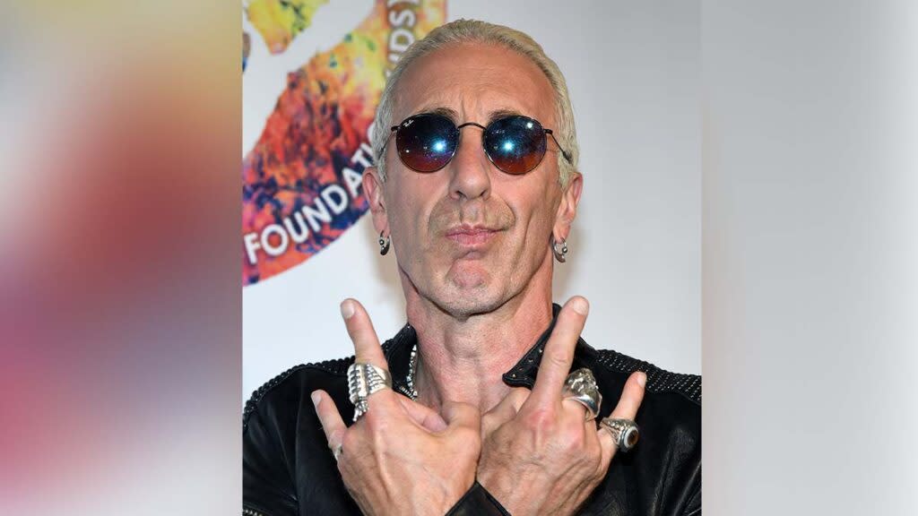 Dee Snider apoia os ucranianos com a frase ‘não vamos aceitar’, mas não anti-vacinas