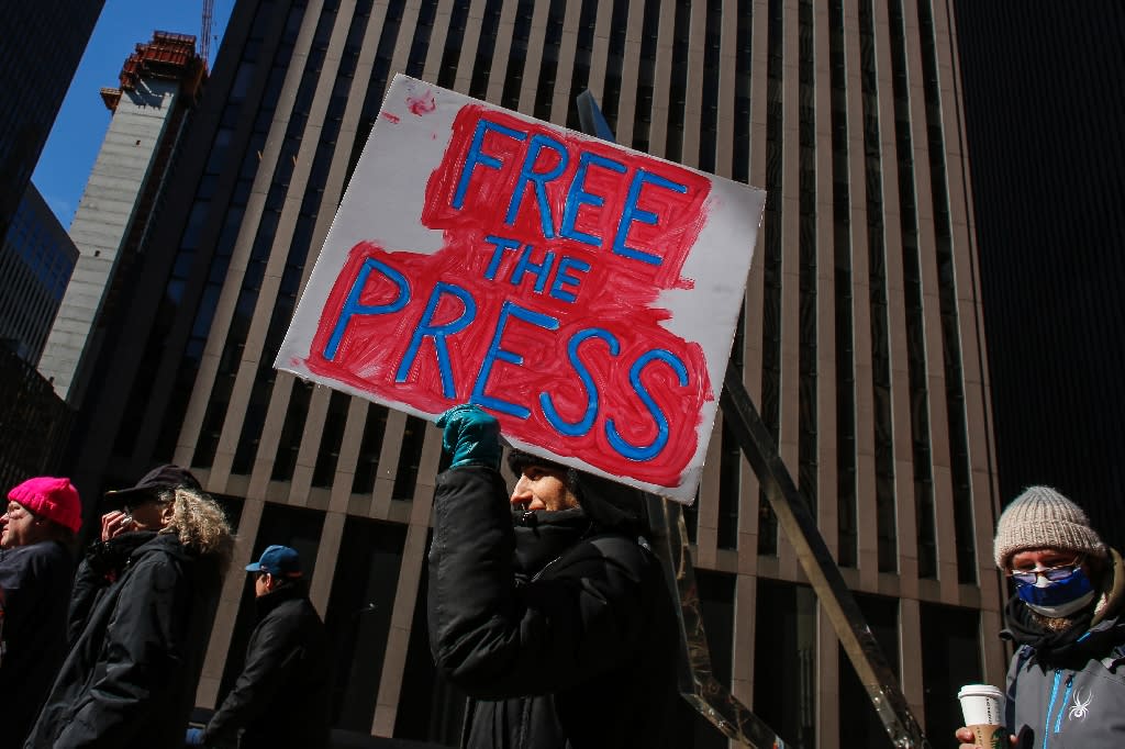 Demonstrators in New York defend media amid attacks by Trump