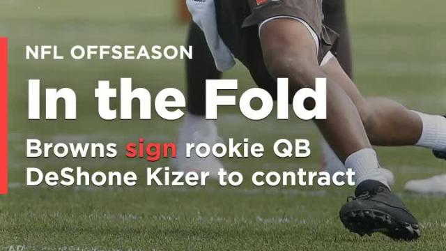 Browns sign rookie QB DeShone Kizer to contract