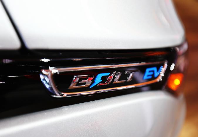 California pilot program turns GM's EVs into roving battery packs