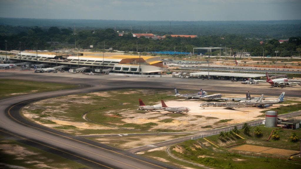 Brasil leiloa 22 aeroportos e 5 portos