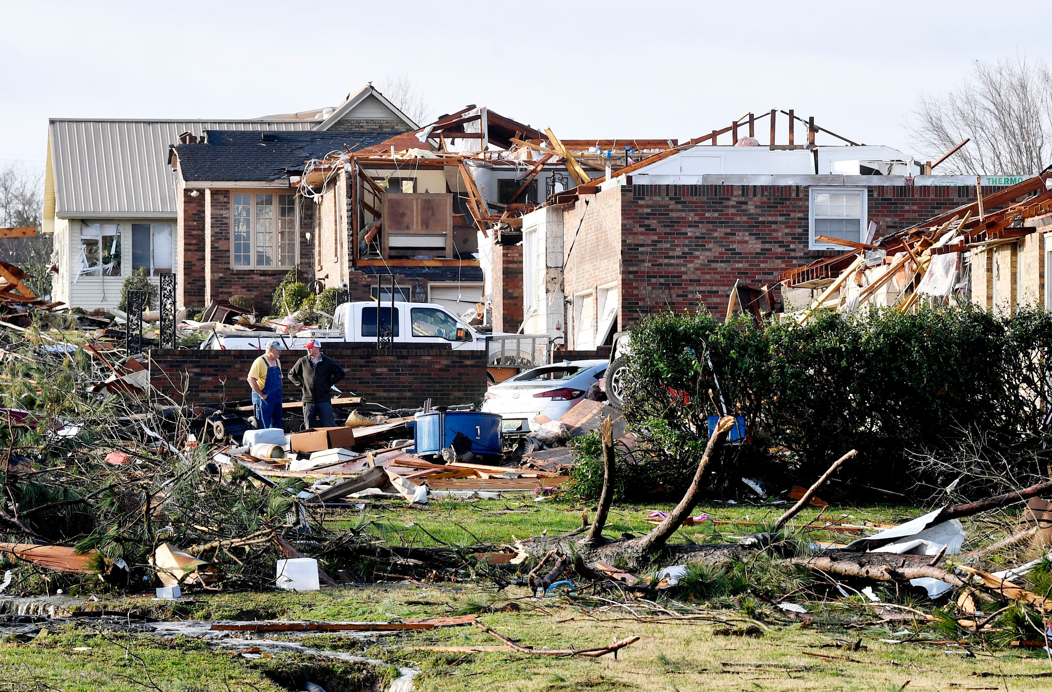 Tennessee tornadoes kill 21