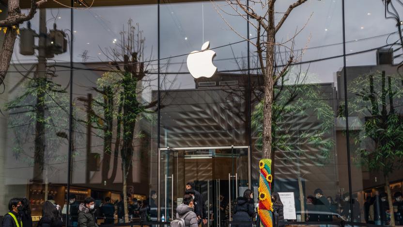 SEOUL, SOUTH KOREA - 2020/11/20: People entering the Apple store in Seoul, following the release of iPhone12 mini and iPhone12 Pro Max. (Photo by Simon Shin/SOPA Images/LightRocket via Getty Images)