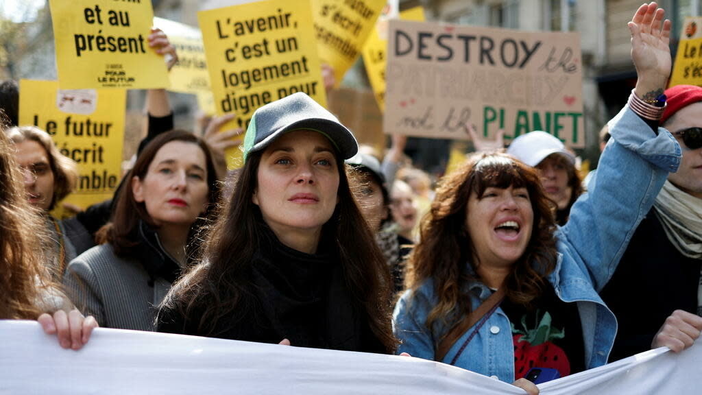 Marche, marche !  Les défenseurs du climat et de la justice sociale manifestent dans toute la France