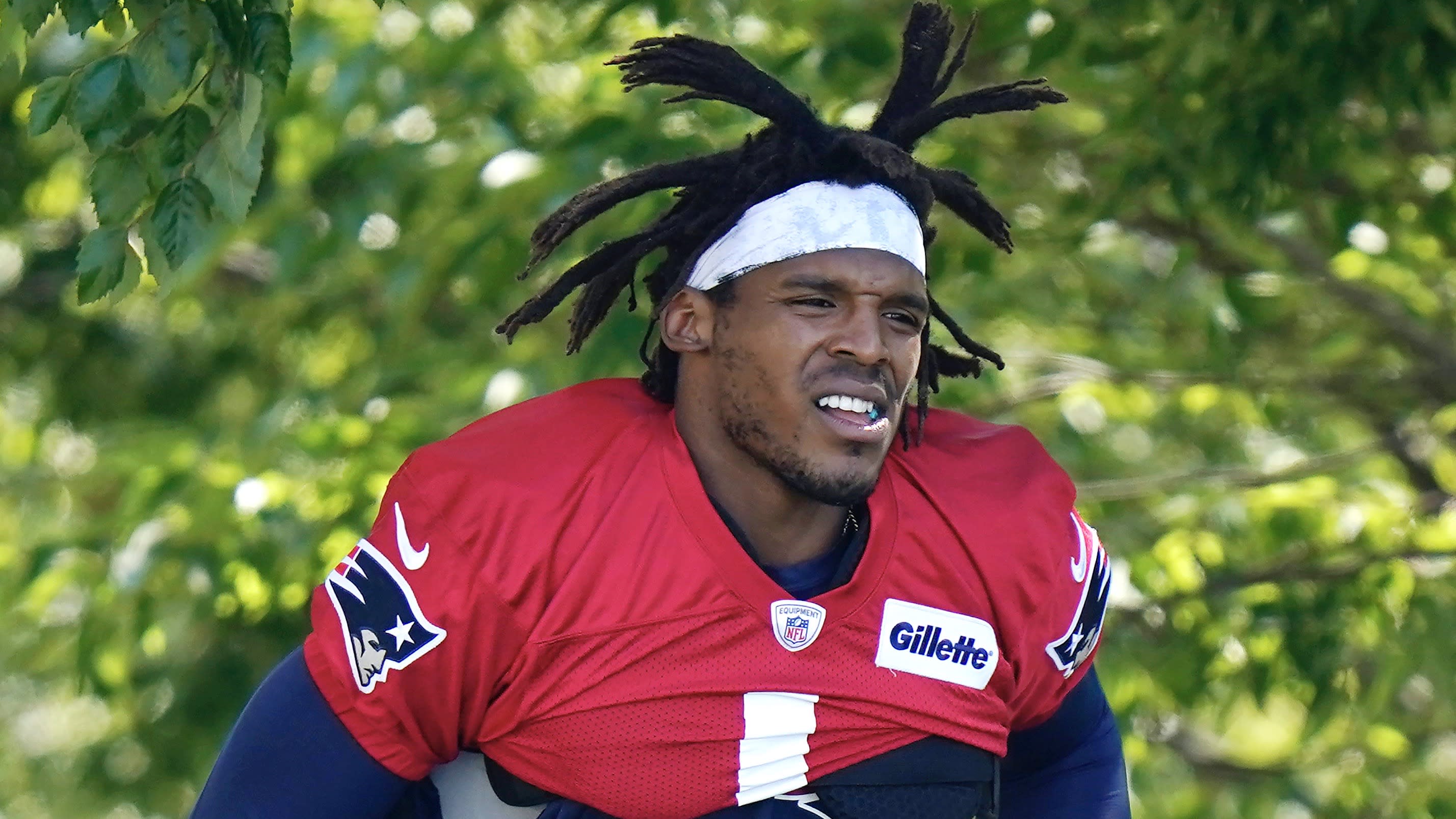 Patriots: Cam Newton looks like a boss in latest Pats jersey photo shoot