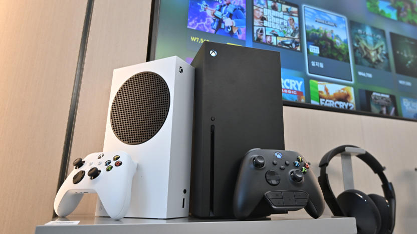 Microsoft's Xbox Series X (black) and series S (white) gaming consoles are displayed at a flagship store of SK Telecom in Seoul on November 10, 2020. (Photo by Jung Yeon-je / AFP) (Photo by JUNG YEON-JE/AFP via Getty Images)