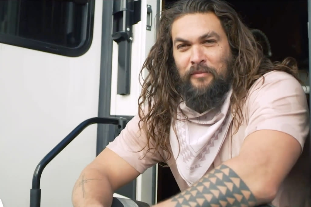 Jason Momoa Reveals What’s Inside His Boots on ‘See’ — Knives and ...