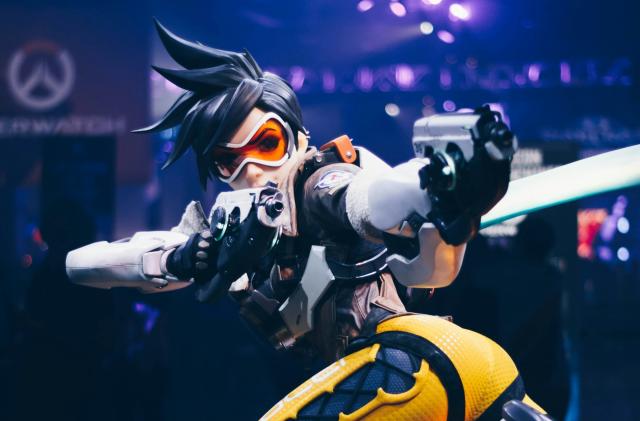 A statuette of Overwatch character Tracer captured at BlizzCon.