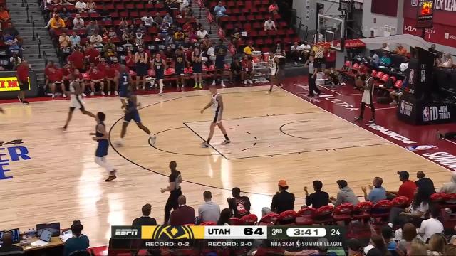 Cassius Stanley makes a great defensive play for the steal