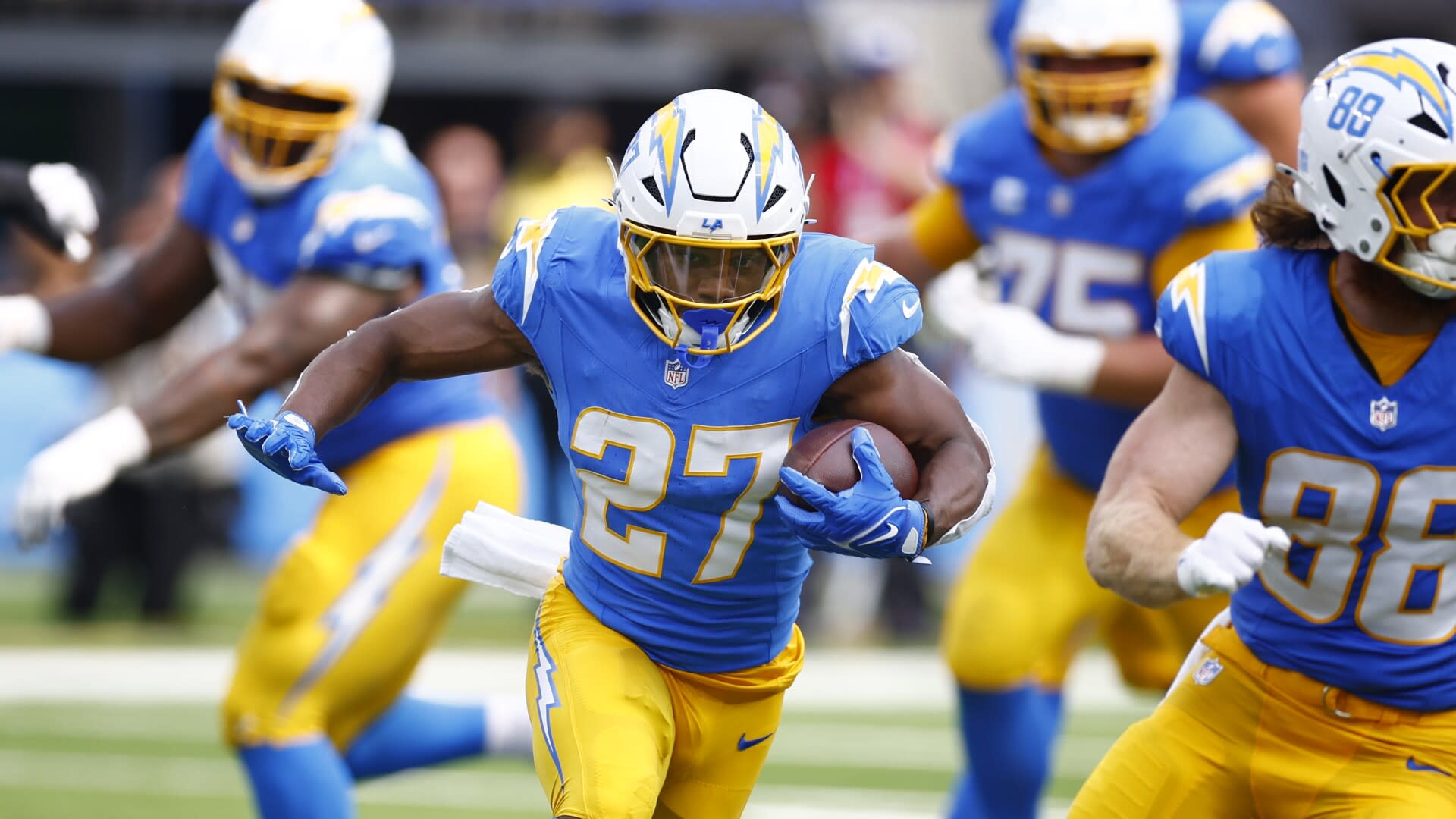 J.K. Dobbins rushes for 135 yards, Chargers defeat Raiders 22-10