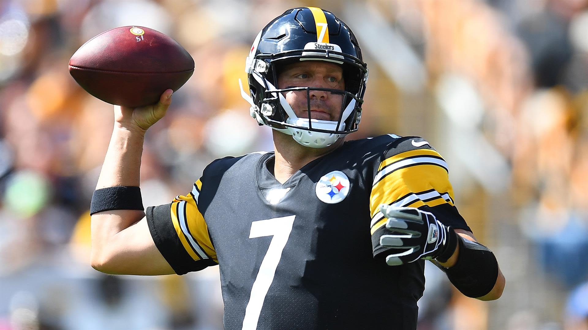 In name of safety, Steelers debut astronaut-like helmet protective