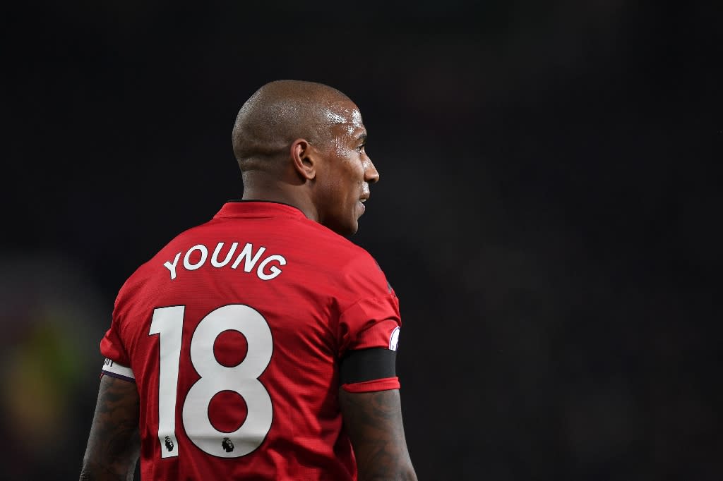 Ashley Young signs new Man Utd deal