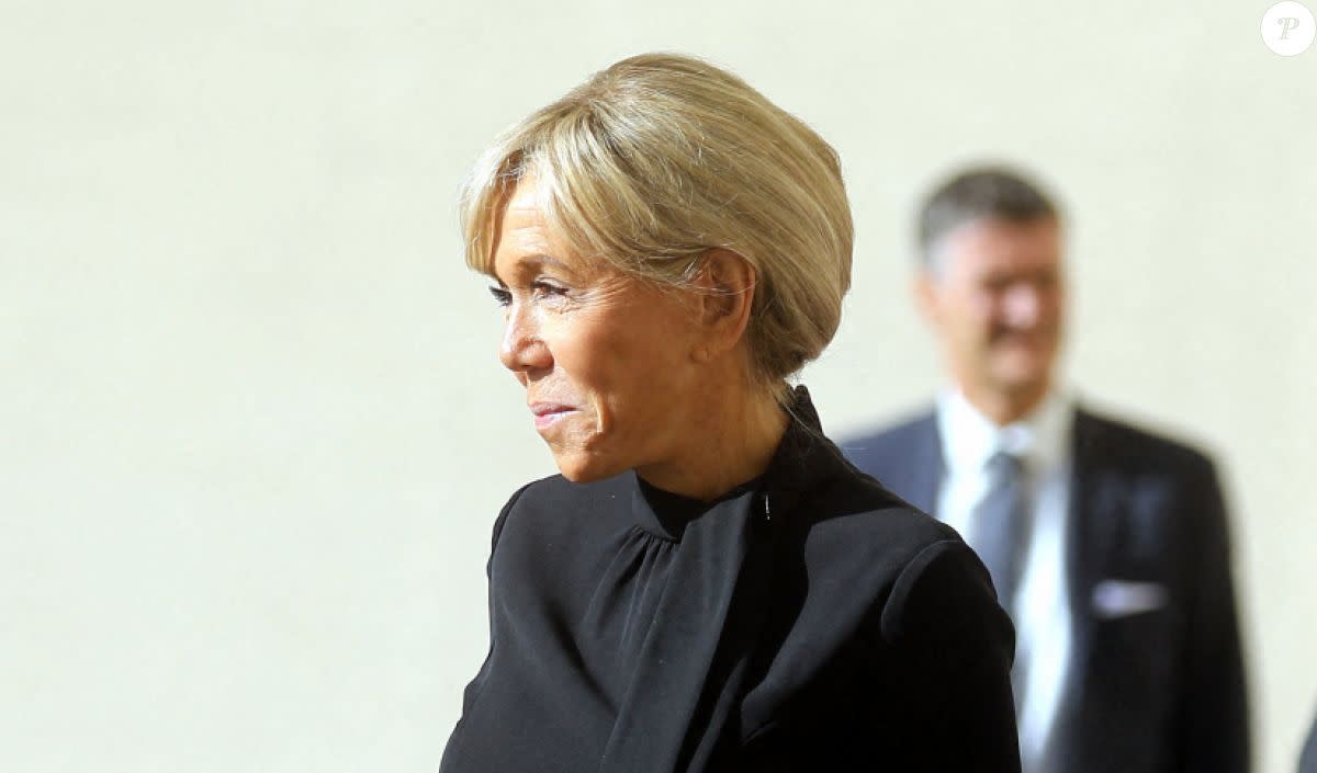 Brigitte Macron è irreparabile in Italia?  I suoi abiti sono stati scelti per incontrare Papa Francesco