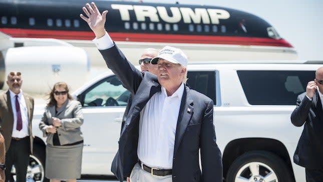 Trump asking supporters to fund new plane after emergency landing