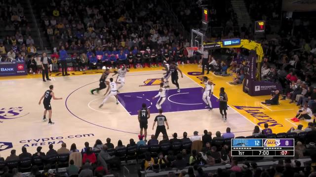 Paolo Banchero with an and one vs the Los Angeles Lakers