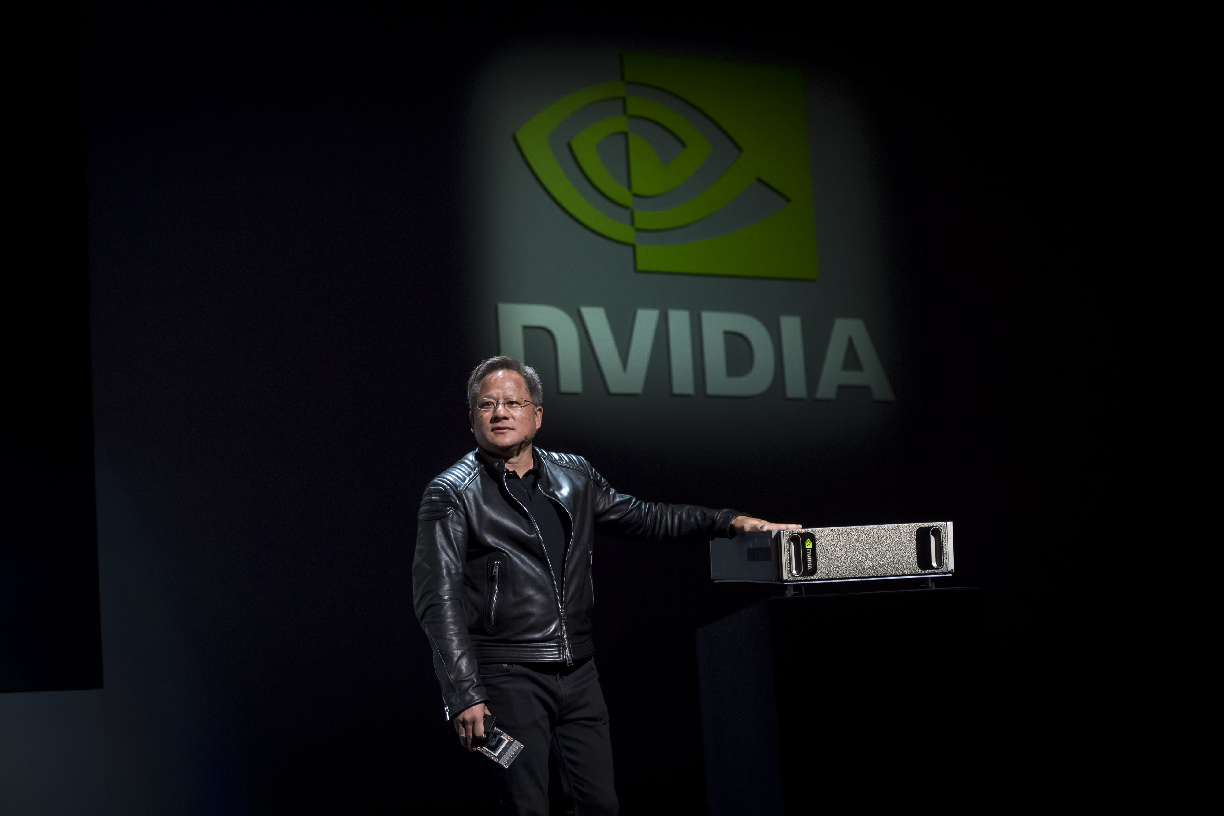 Nvidia shares jump on recordsetting earnings report [Video]