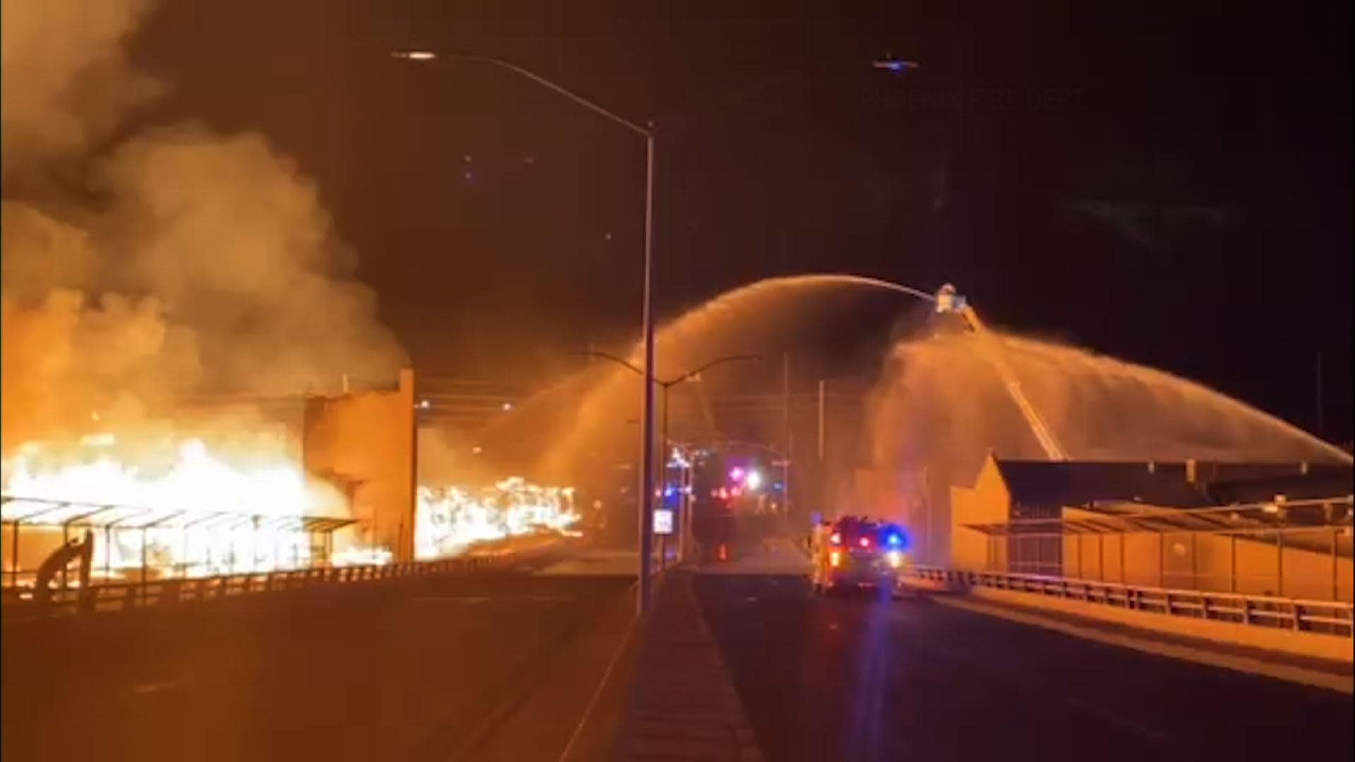 Massive construction fire in downtown Phoenix [Video]