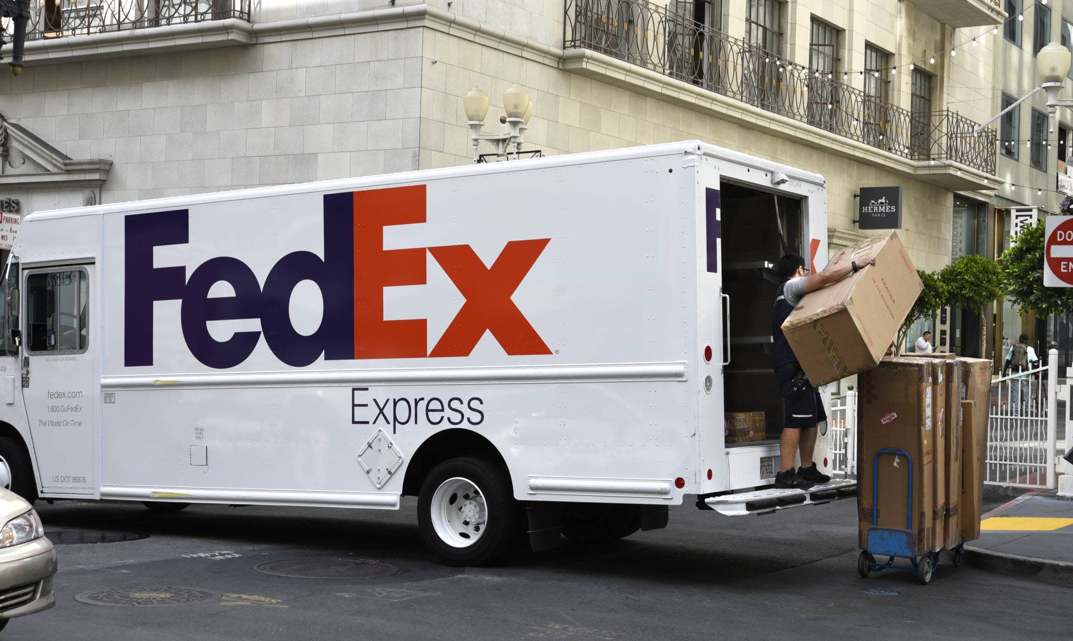 FedEx Expands Its U.S. Electric Vehicle Fleet With Vans from China