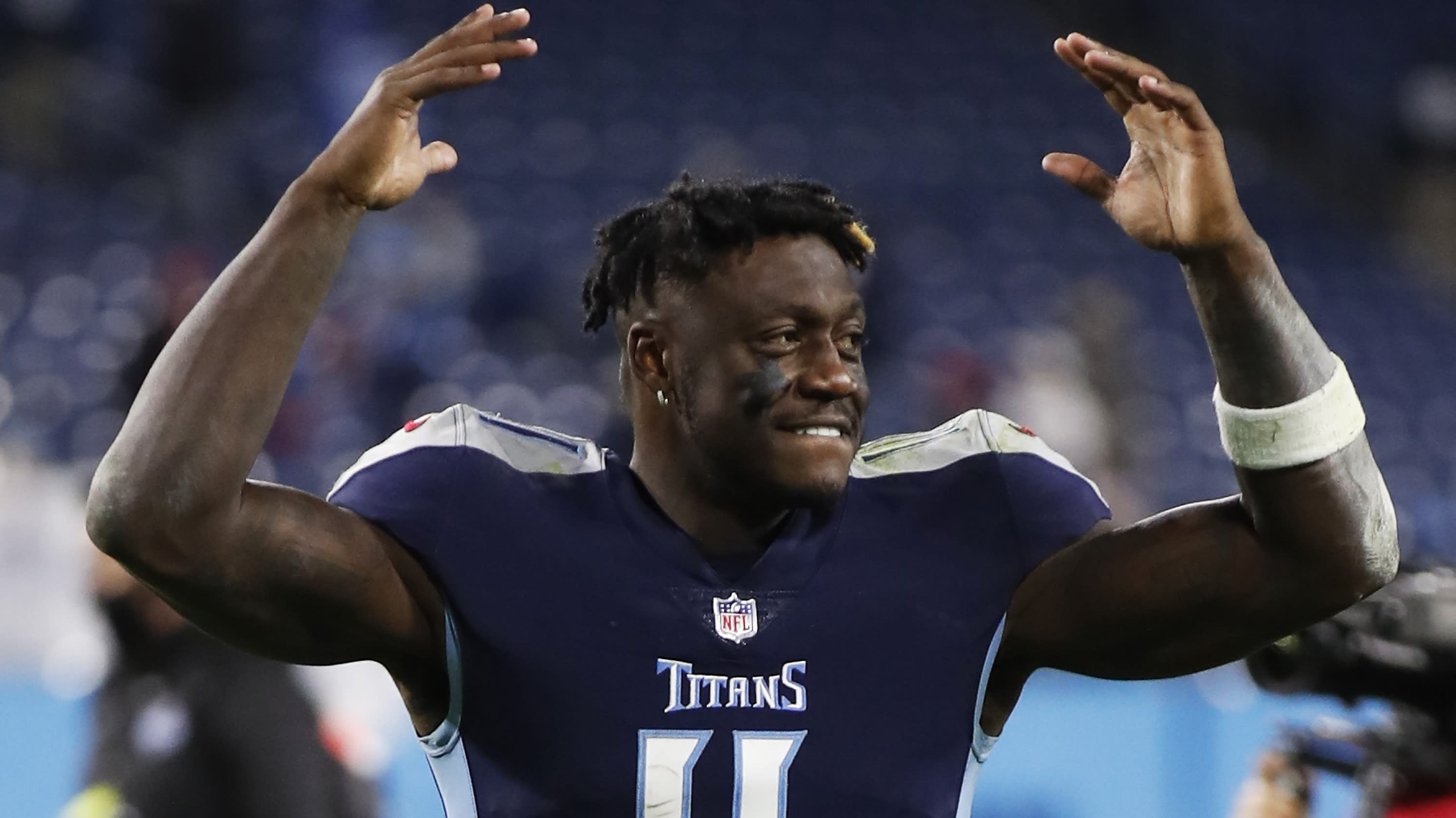 A.J. Brown Knee Trouble Influenced Titans' Trade Decision?