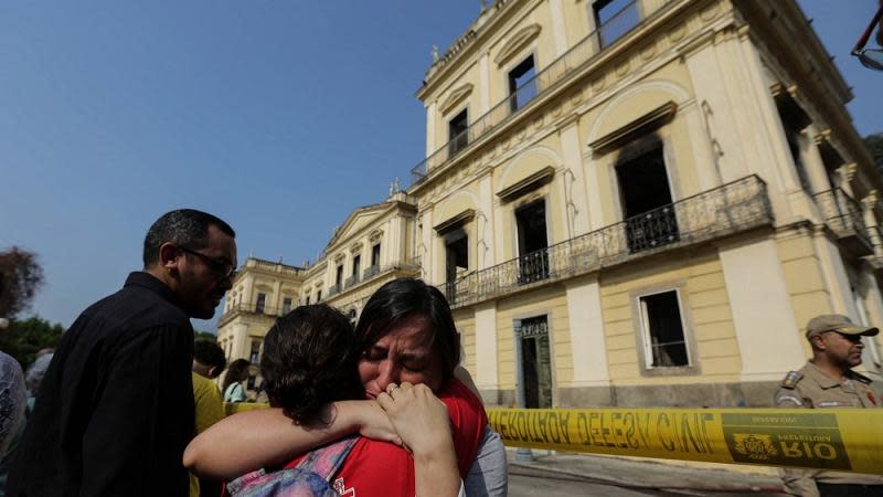 Nationalmuseum In Rio Verbrannt Lasst Brasilien Seine Geschichte Nicht Verlieren