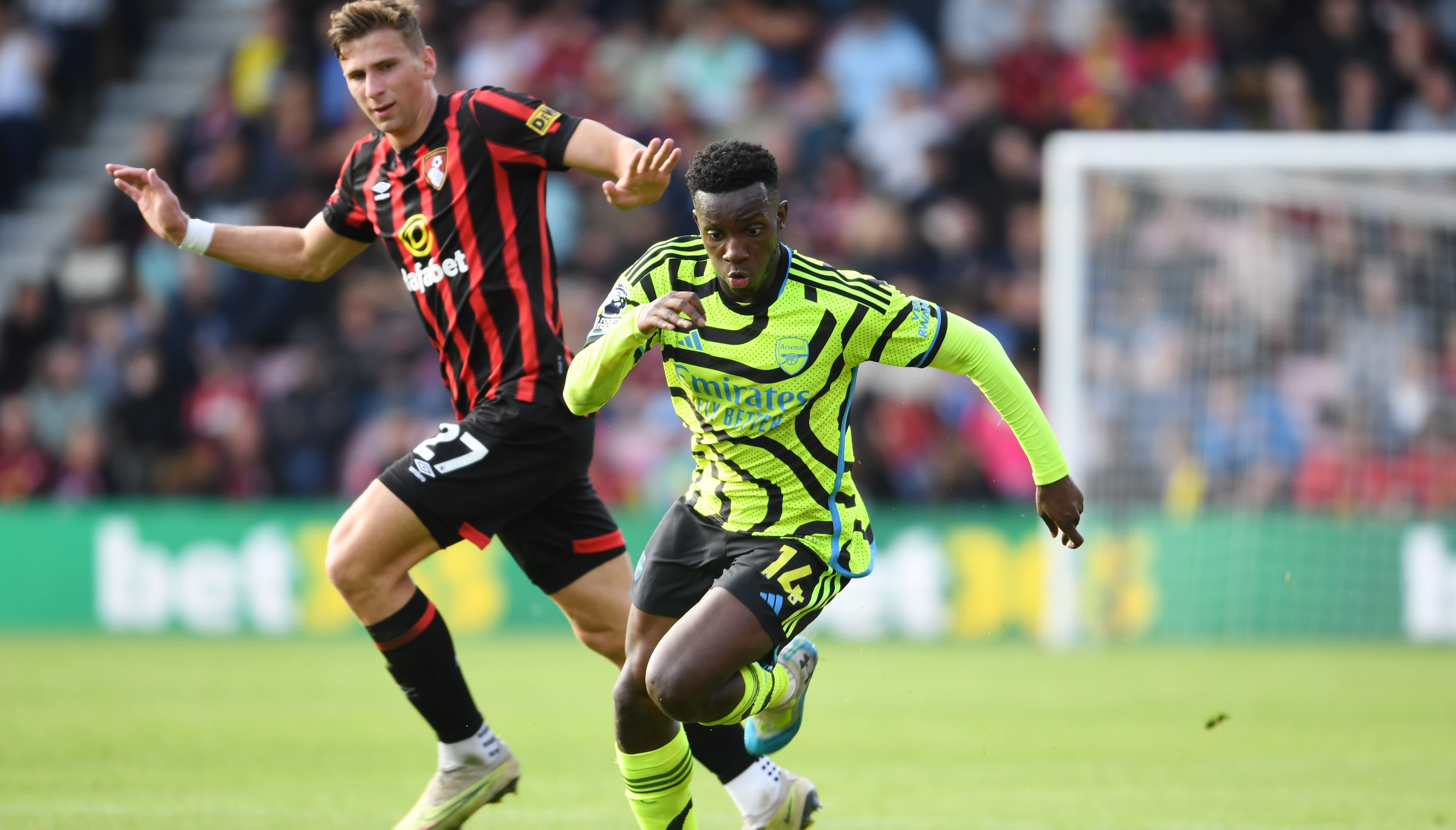 Lens stun Arsenal as Gunners lose Bukayo Saka, early lead in France - NBC  Sports