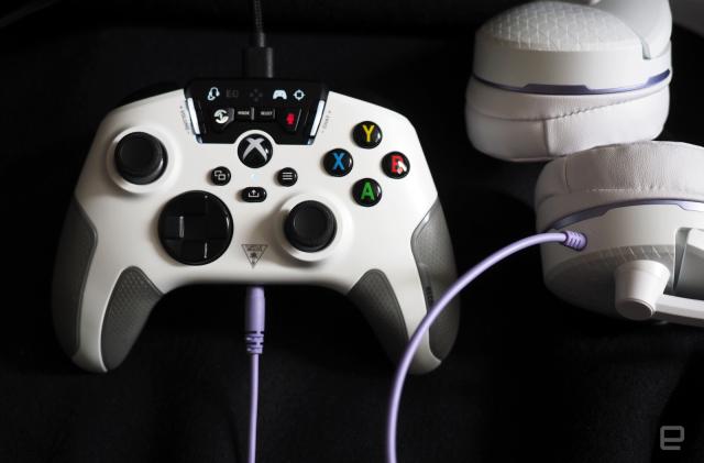 Turtle Beach Recon Controller in white with white headset plugged into it