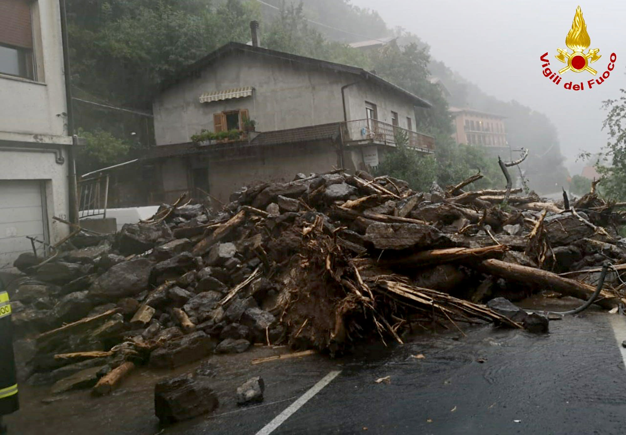 Italy: Lake Como towns hit by extreme weather