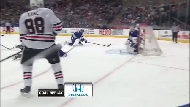 Patrick Kane scores on 5-on-3 power play