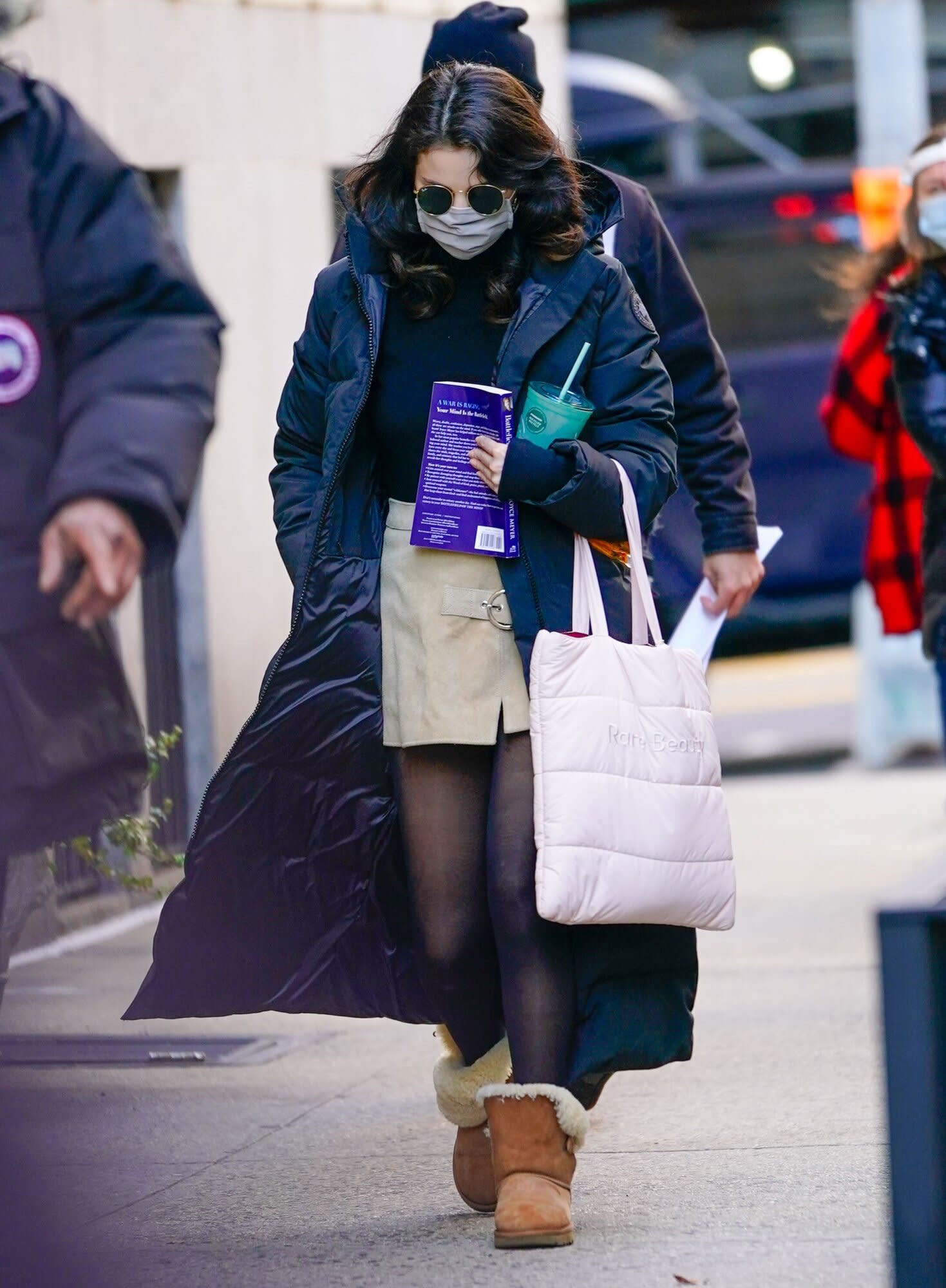 Selena Gomez Wore Ugg Boots With The Ugg Boot Of Coats - rare selena gomez roblox id