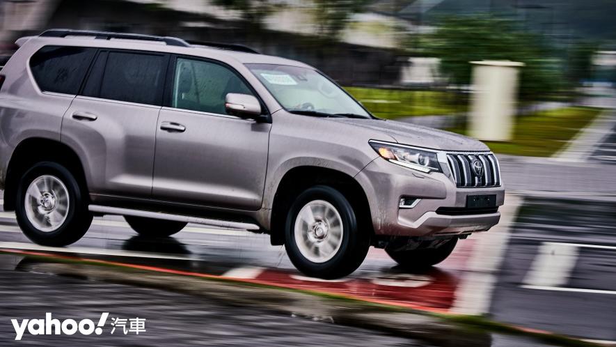 溫馴樣貌下的狂野從未改變！2021 Toyota小改款Land Cruiser Prado綜合試駕！ - 11