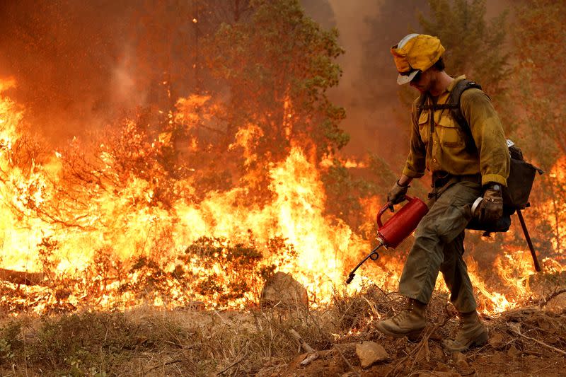 La pluie aide les pompiers californiens à combattre l’incendie et met fin à une vague de chaleur brutale