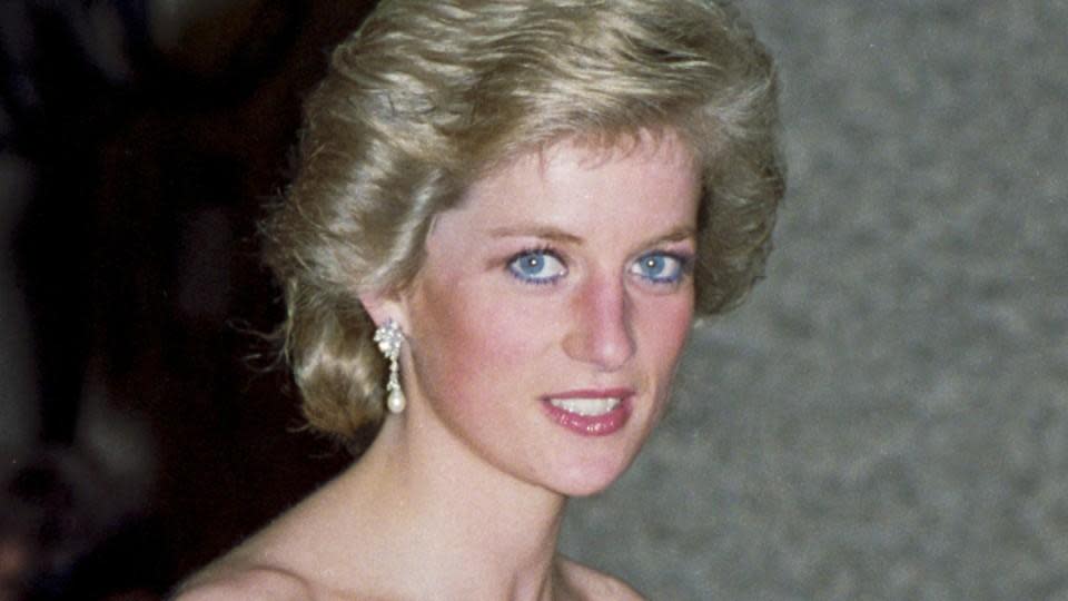 Princess Diana Stopped Wearing Her Signature Blue Eyeliner For This Reason