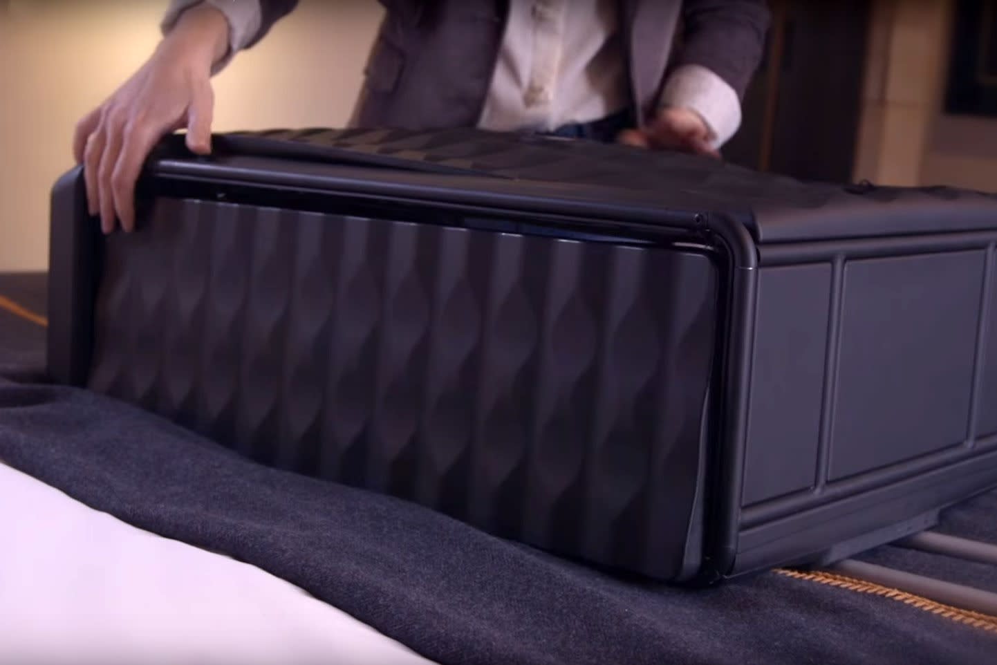 collapsible hard suitcase