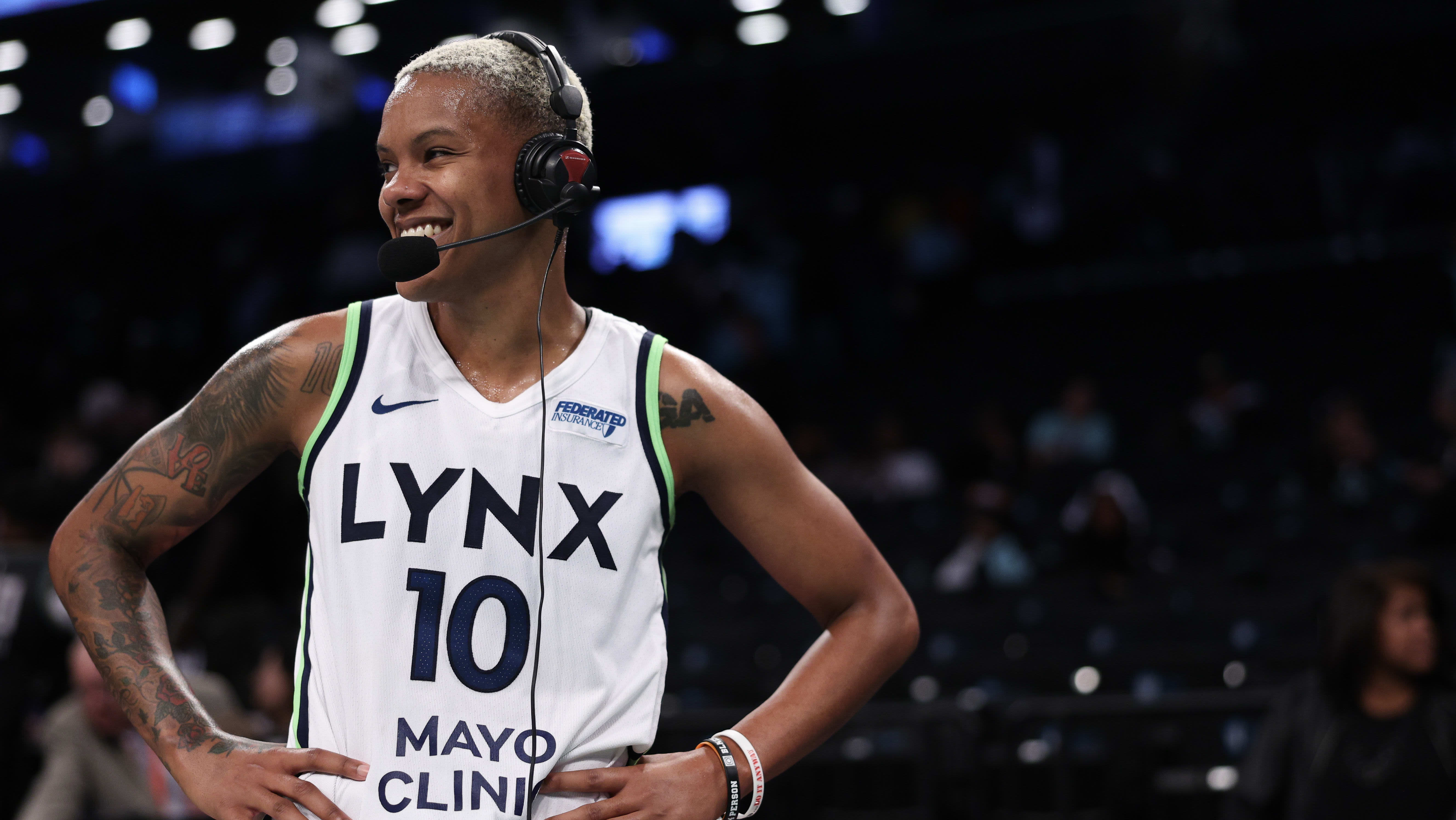 Williams plays the role of hero among Lynx's Game 1 chaos