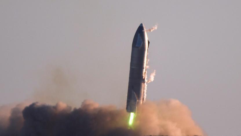 SpaceX's first super heavy-lift Starship SN8 rocket during a return-landing attempt after it launched from their facility on a test flight in Boca Chica, Texas U.S. December 9, 2020. REUTERS/Gene Blevins