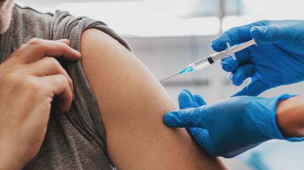COVID-19 vaccines cause mostly mild side effects, CDC finds