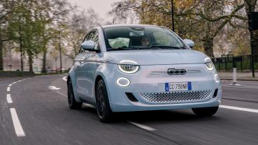 Stellantis推出道路版無線充電　Fiat 500高速公路實測電耗為「0」