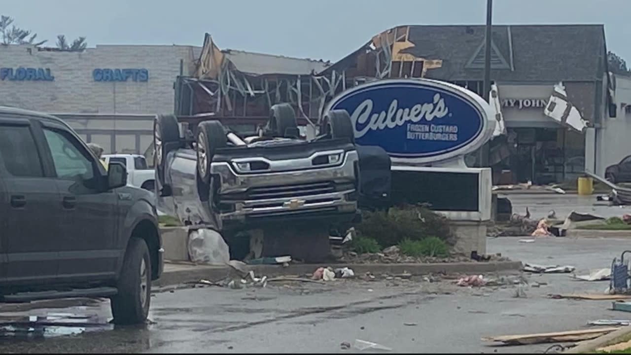 Tornado hammers northern Michigan town of Gaylord: 1 dead, 44 injured