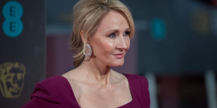 Twitter Is Roasting J K Rowling For Detailing Dumbledore