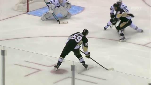 Jayson Megna goes top-shelf on Niemi