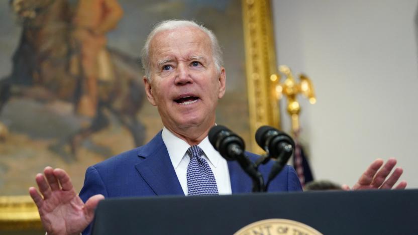U.S. President Joe Biden speaks before signing an executive order to help safeguard women's access to abortion and contraception after the Supreme Court last month overturned Roe v Wade decision that legalized abortion, at the White House in Washington, U.S., July 8, 2022. REUTERS/Kevin Lamarque