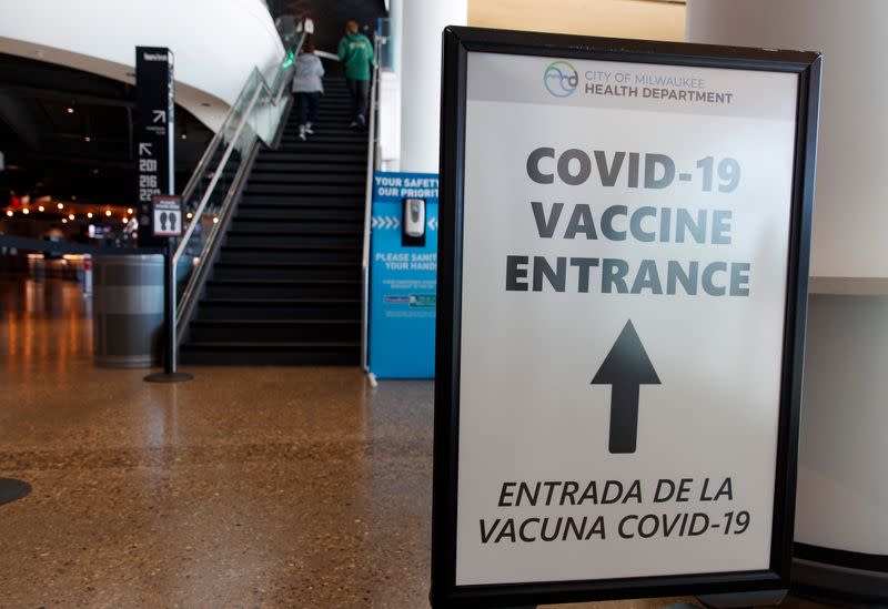 Free booze, baseball tickets offered as U.S. demand for COVID-19 vaccine drops - Yahoo News