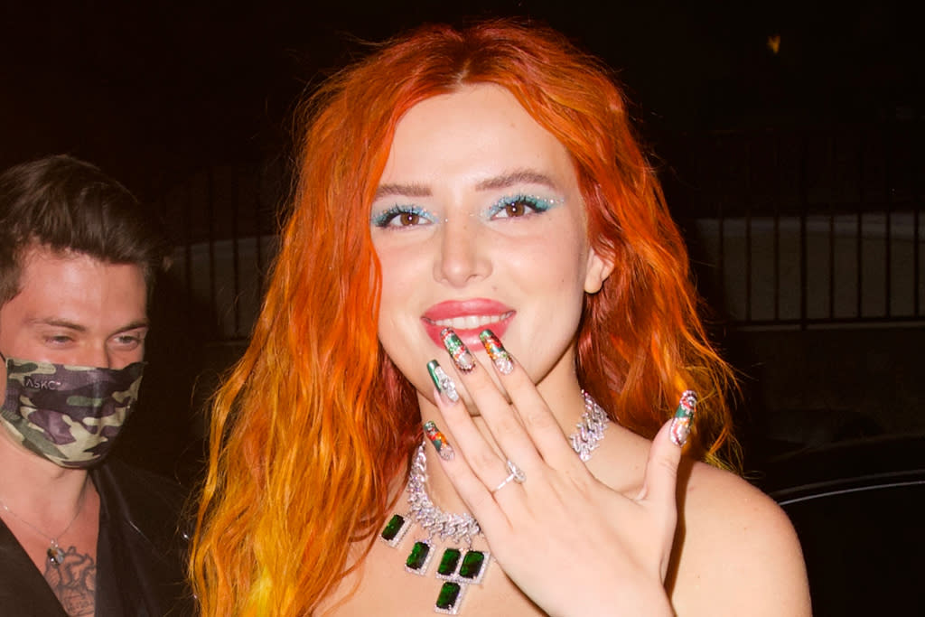 Bella Thorne Naked Lesbian - Bella Thorne Gives Glamour a Daring Twist in a Cutout Minidress & Red Hot  Pumps