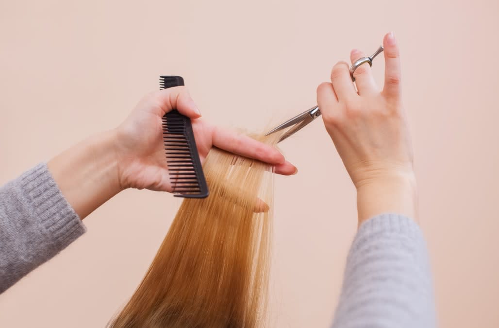 Heres How To Cut Your Hair At Home According To Hairstylists